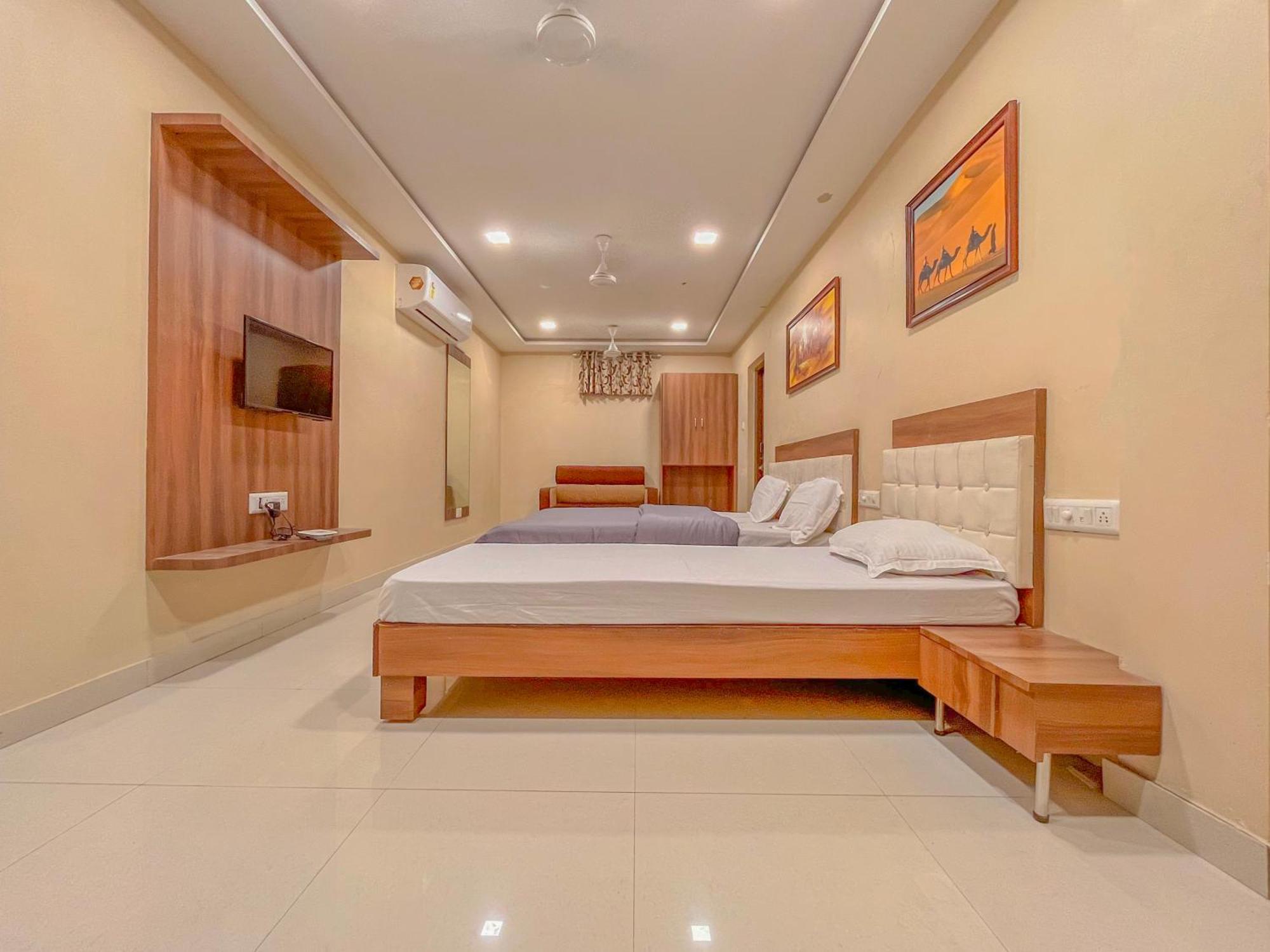Stayguru Park View Residency Bhuj Extérieur photo
