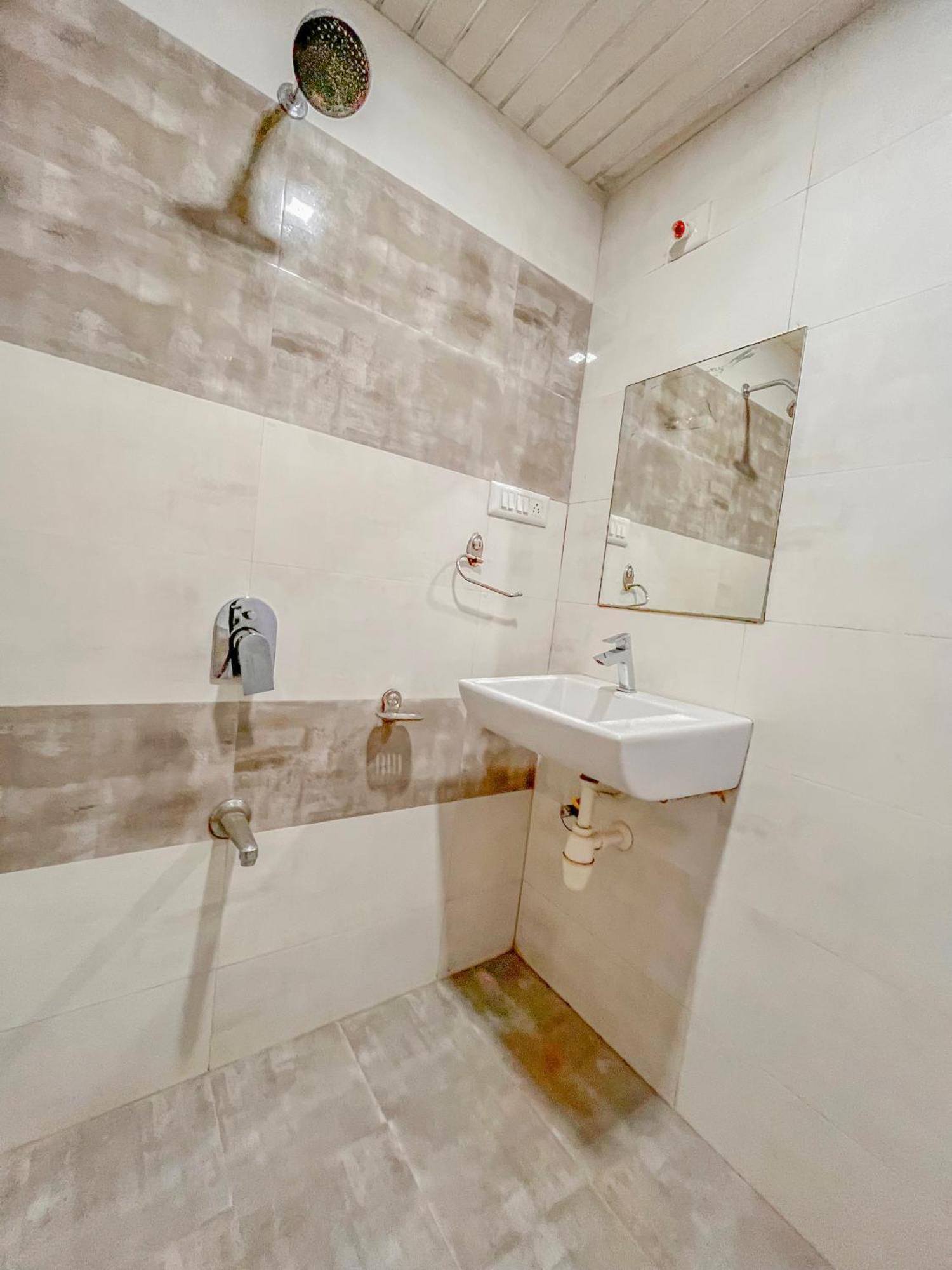 Stayguru Park View Residency Bhuj Extérieur photo