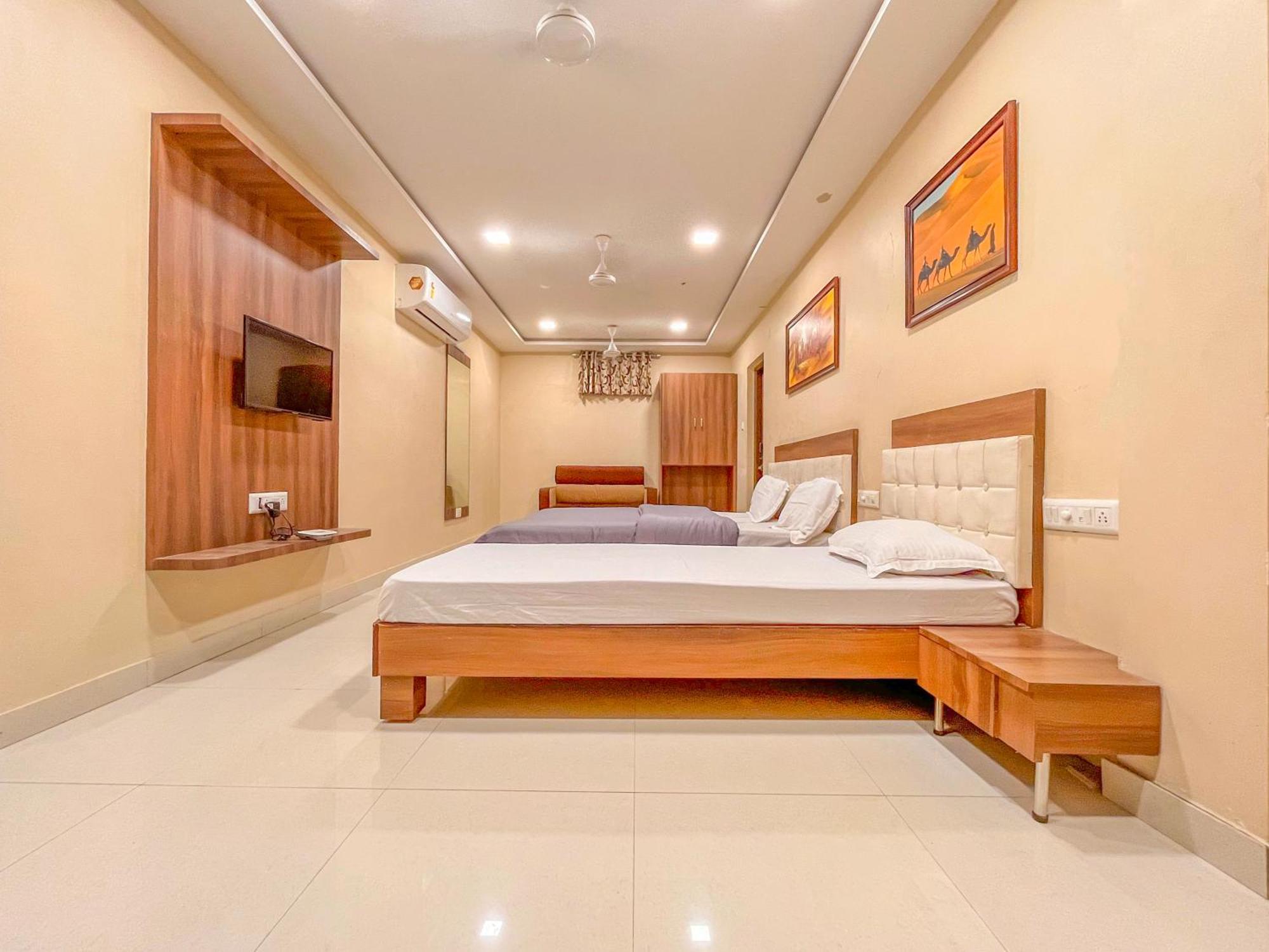 Stayguru Park View Residency Bhuj Extérieur photo