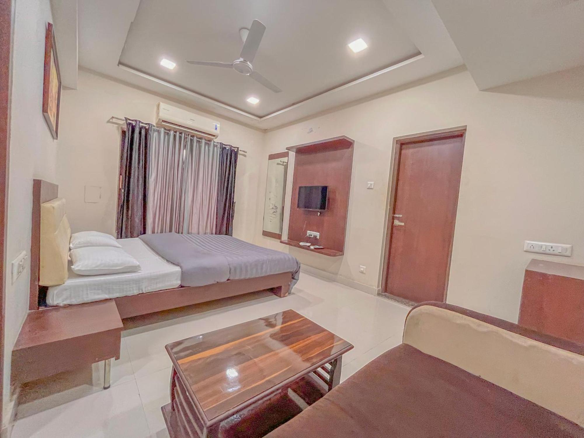 Stayguru Park View Residency Bhuj Extérieur photo
