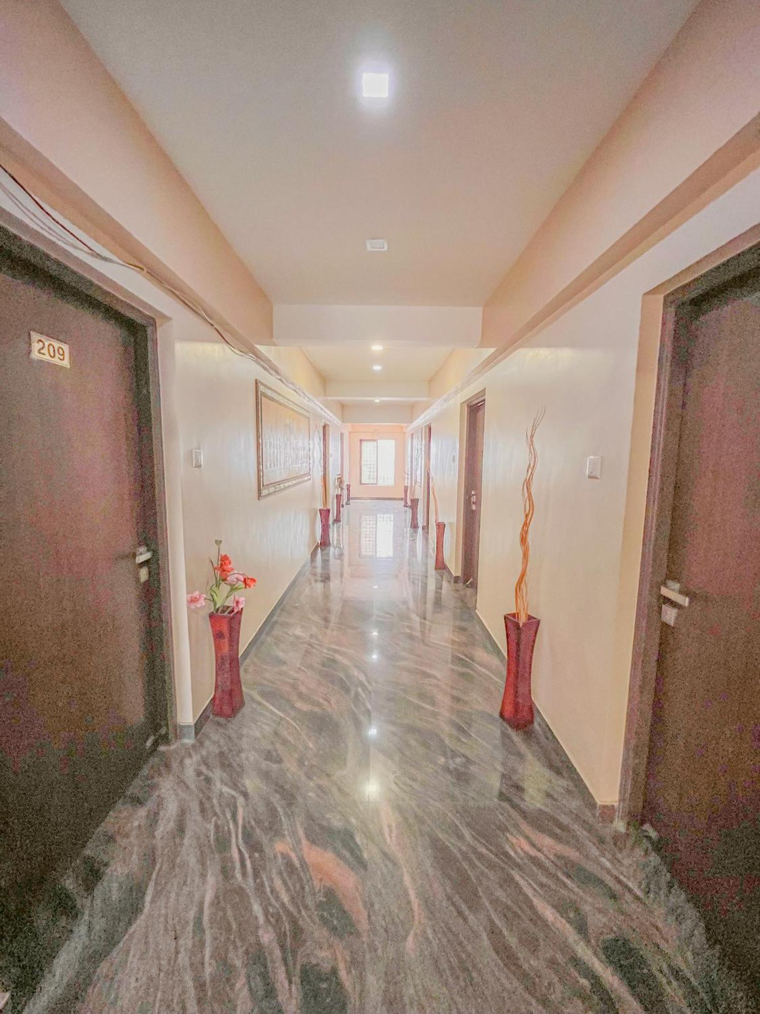 Stayguru Park View Residency Bhuj Extérieur photo