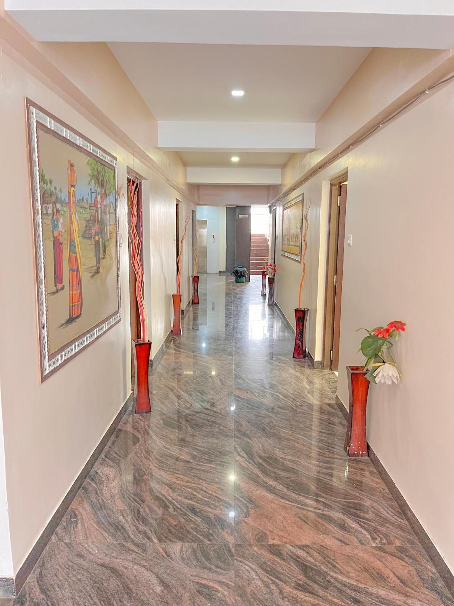 Stayguru Park View Residency Bhuj Extérieur photo