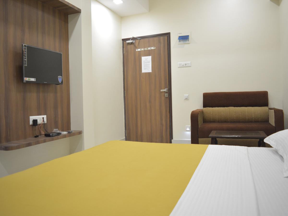 Stayguru Park View Residency Bhuj Extérieur photo