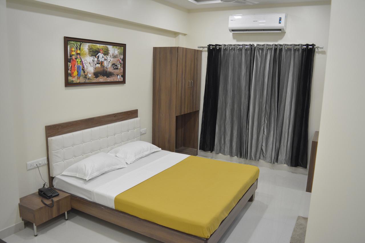 Stayguru Park View Residency Bhuj Extérieur photo